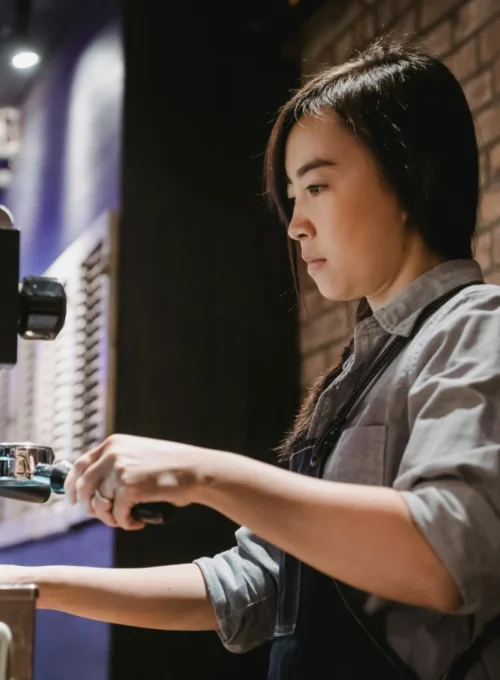 pexels-mizunokozuki-13736395